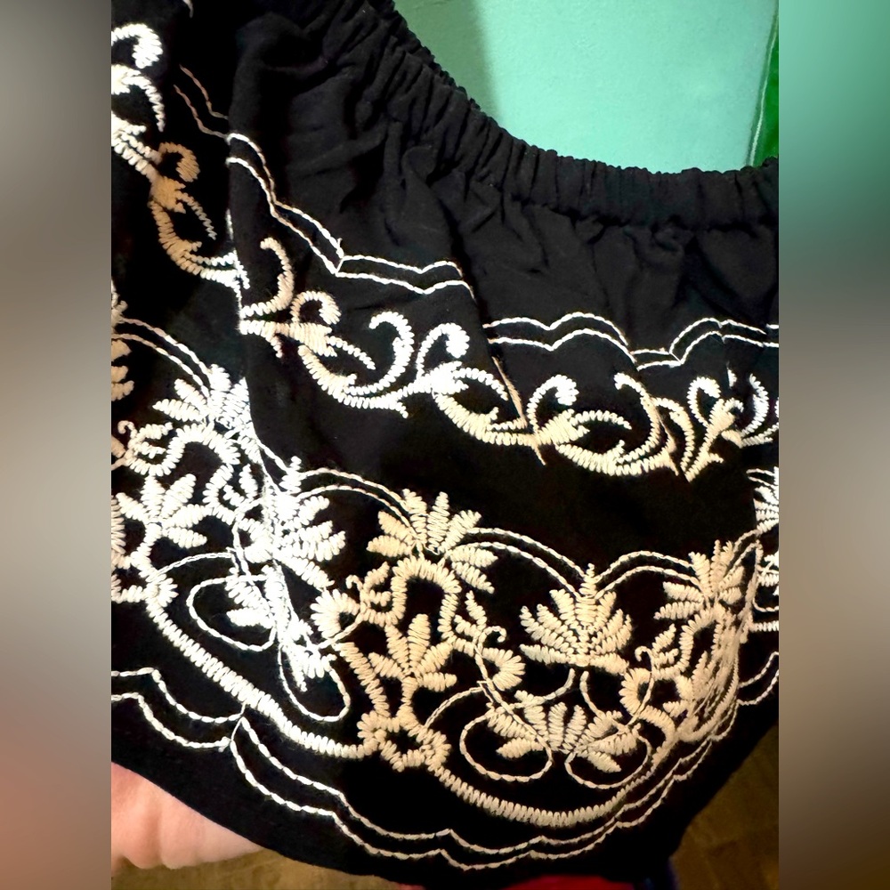 Forever 21 dress- like new- nice embroidery- can be worn on or off shoulders